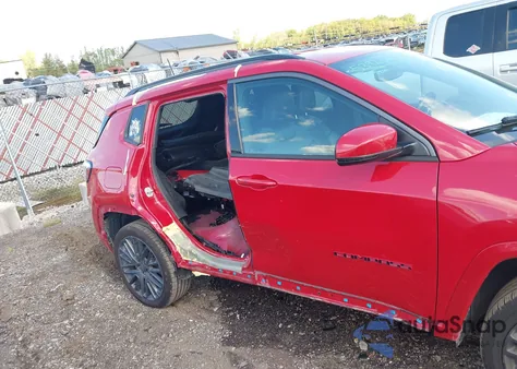 2022 Jeep Compass (Red) Edition 4X4 z USA, uszkodzony, nr VIN 3C4NJDCB9NT157611